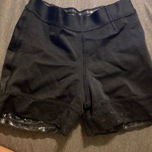 Vanna belt butt lifting shorts.